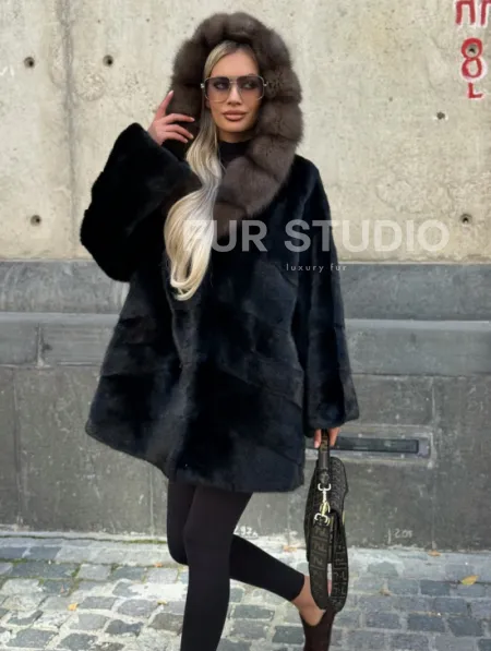 Черный норковый полушубок с капюшоном куница - фото 4