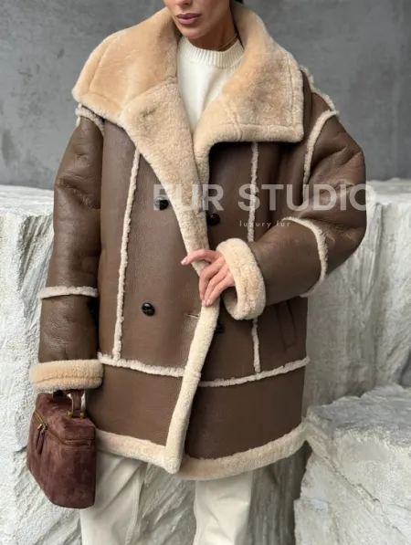 Коричневая женская дубленка - фото 5