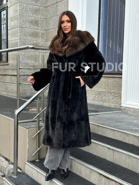 Черная норковая шуба с капюшоном куница - фото 11