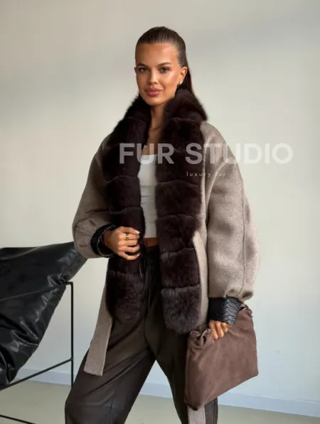 Пальто с мехом финского песца - фото 13