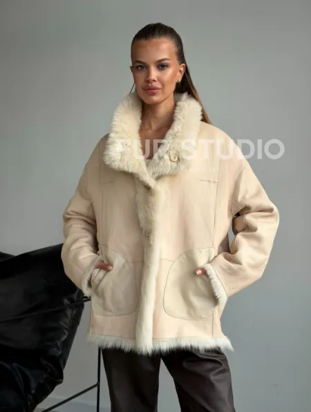 Двухсторонняя дубленка из меха тосканы - фото 14