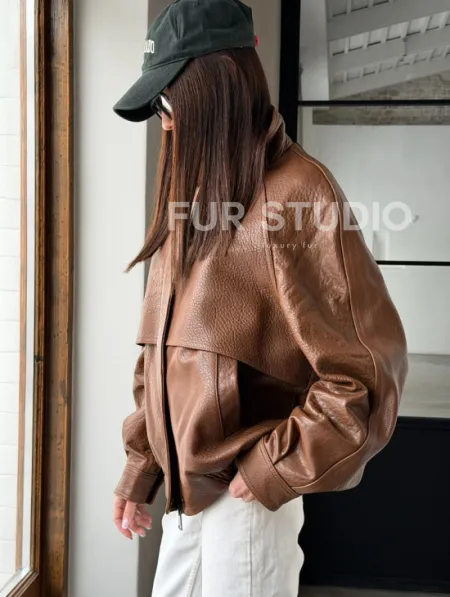 Стильная кожаная куртка - фото 4