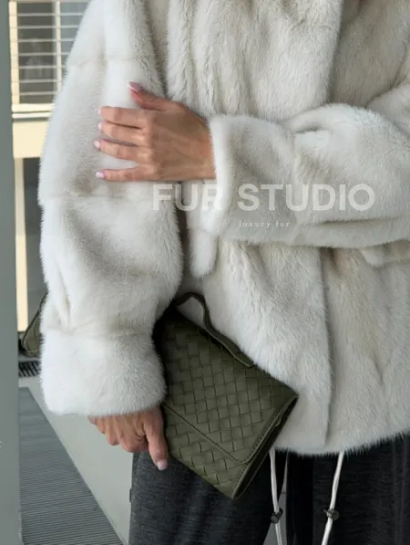 Модная женская норковая куртка - фото 1