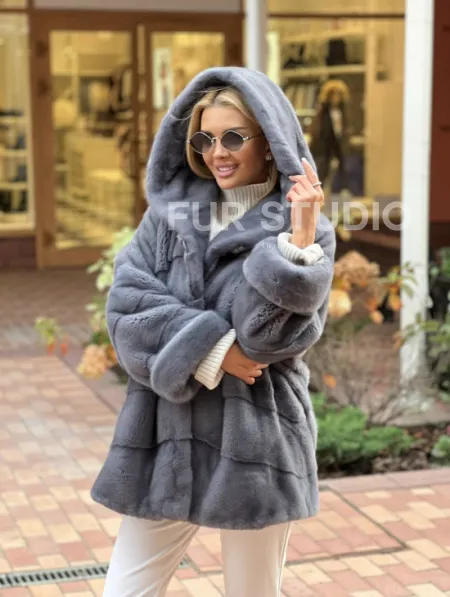 Норковое пончо с капюшоном - фото 1