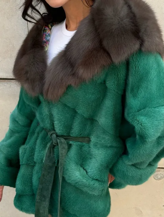 Шуба кимоно из норки с капюшоном из меха куницы - цвет малахит (зеленый) - фото 2