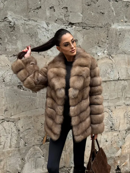 Полушубок из меха куницы пастель английский воротник - фото 13