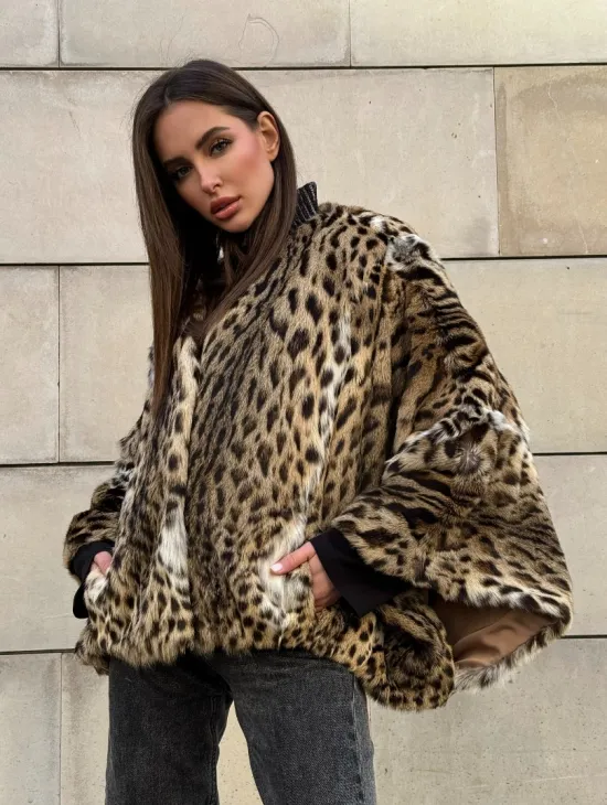 Женское манто из меха оцелота с потайным поясом - модель «Летучая мышь» - фото 0
