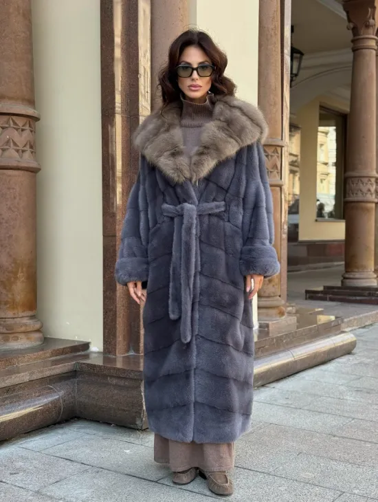 Удлиненная женская норковая шуба паркет с капюшоном из меха куница - фото 7