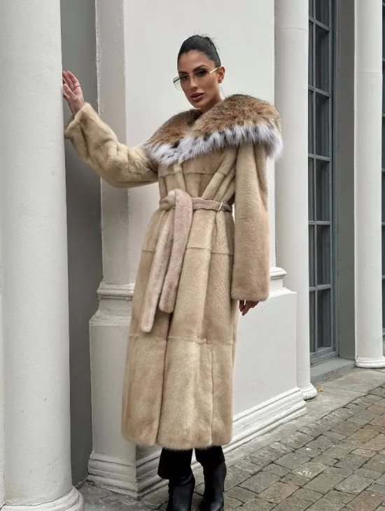 Классическая шуба из меха норки Champagne с капюшоном из рыси - фото 9