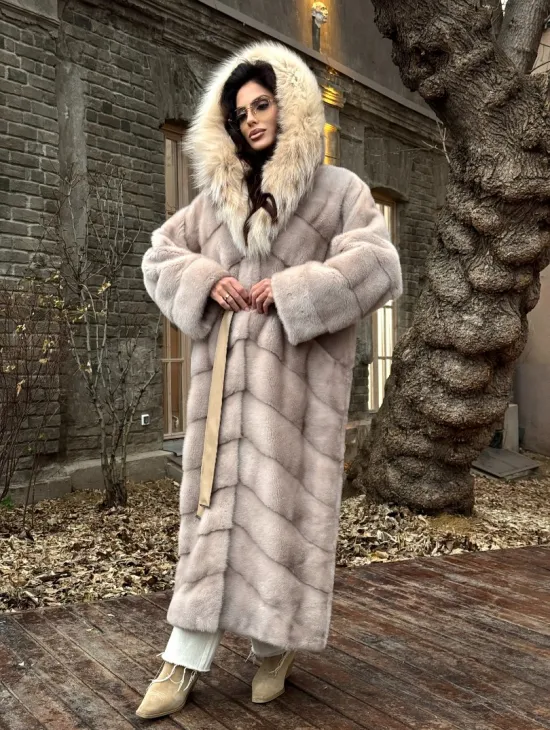 Шуба теплая из меха норки с капюшоном из натуральной рыси - фото 7