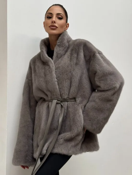 Норковый полушубок кимоно с V-образным воротником в сером цвете - фото 7