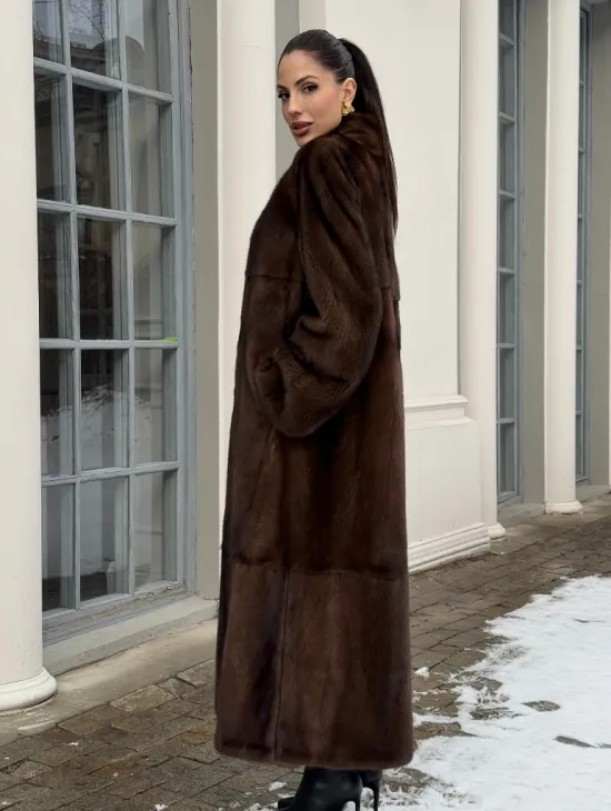 Цельнокроенная норковая шуба из североамериканской норки соболиного оттенка - фото 5