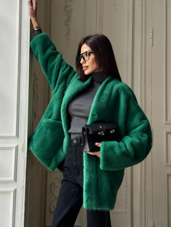 Изумрудный норковый полушубок с V-образным воротником - фото 9