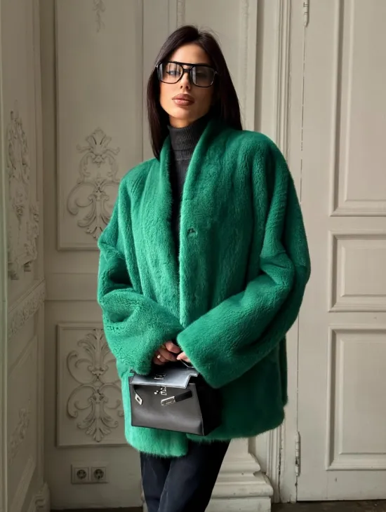 Изумрудный норковый полушубок с V-образным воротником - фото 4