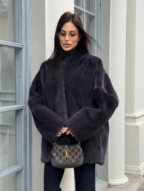 Графитовый норковый жакет с V-образным воротником - фото 4