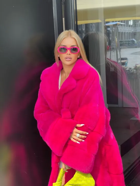 Норковая шуба в цвете фуксия длинная - фото 0