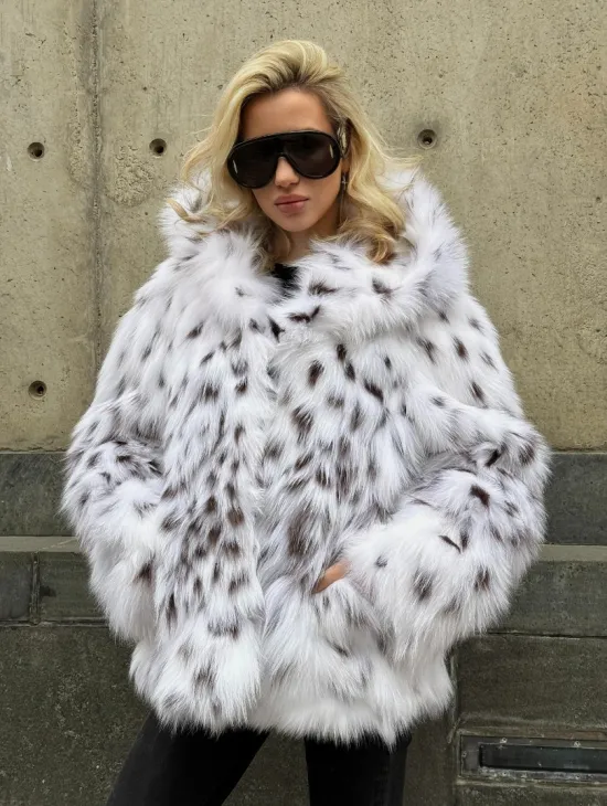 Полушубок из лисы под рысь с капюшоном - фото 5