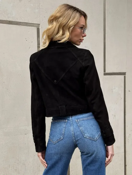 Черная короткая курточка из натуральной замши - фото 7