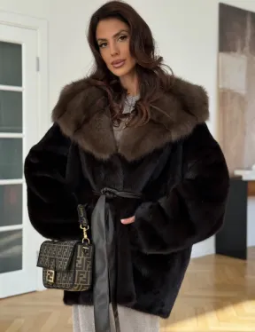 Коричневая норковая шуба с накладными карманами - фото 3