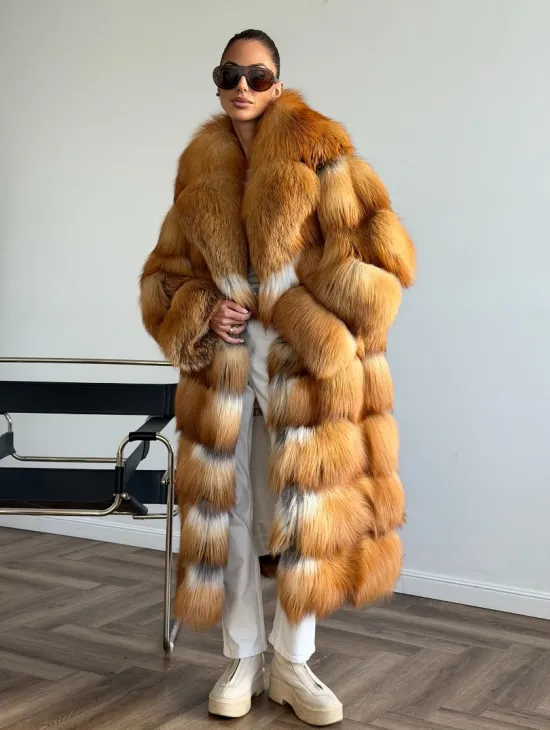 Шуба из меха огненной лисы - фото 0
