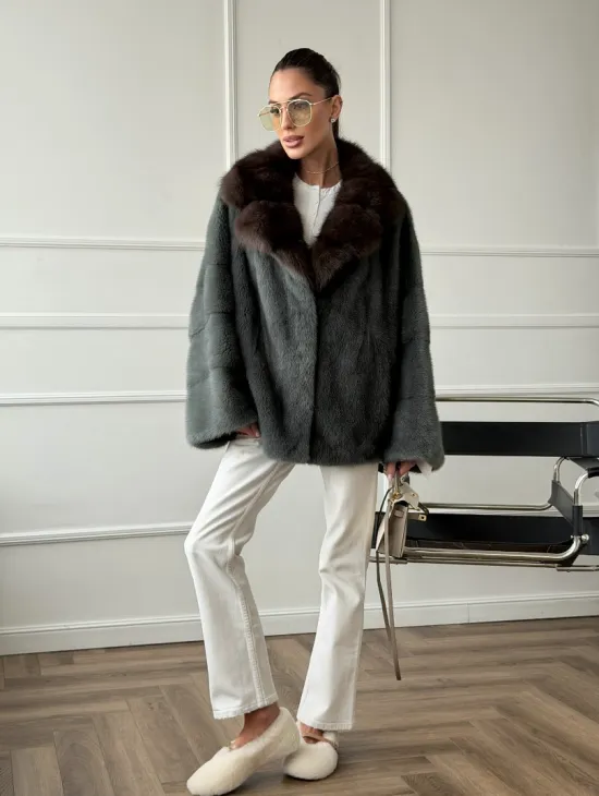 Красивая шуба из меха норки с воротником из куницы - фото 9