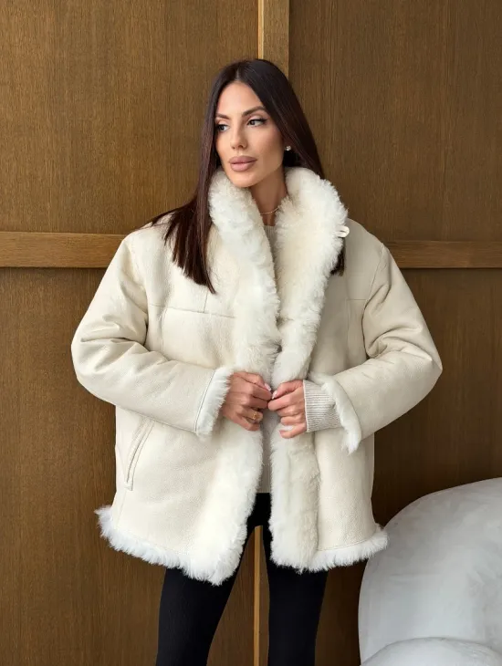 Светлая женская двухсторонняя дубленка - фото 16