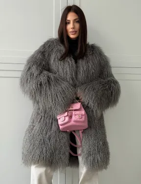 Удлиненная серая шуба из ламы - фото 10