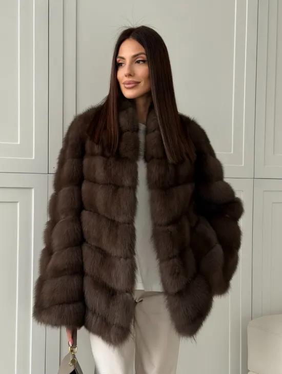 Женская шуба из меха куницы - фото 16