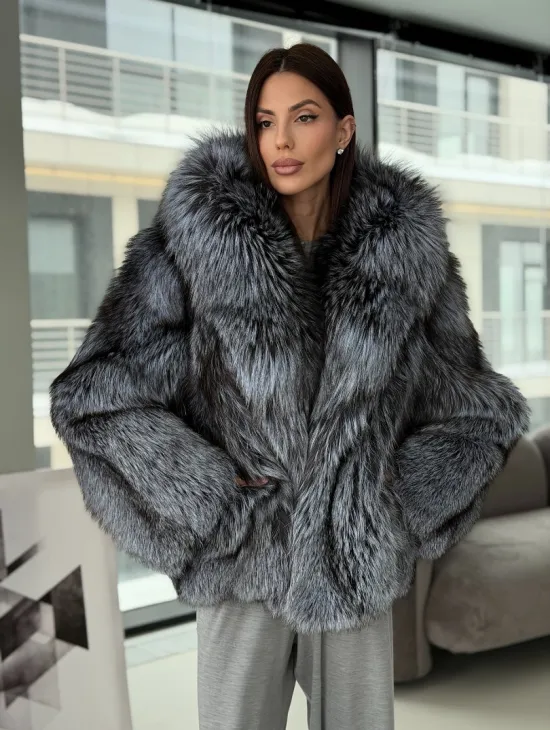 Полушубок из чернобурки с капюшоном - фото 0