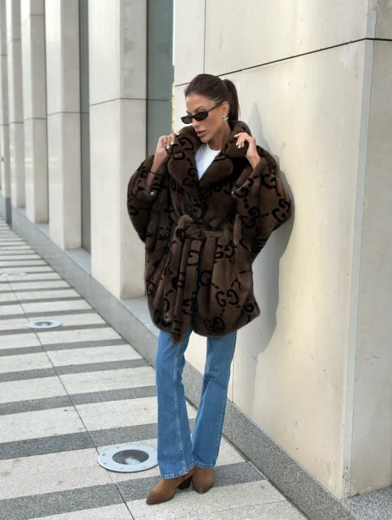 Шуба летучая мышь плюшевая норка VELVET - цвет орех - фото 6