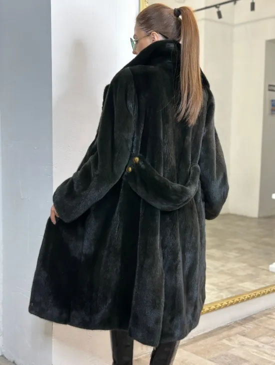 Элегантное пальто из плюшевой норки VELVET - цвет черно-зеленый - фото 5