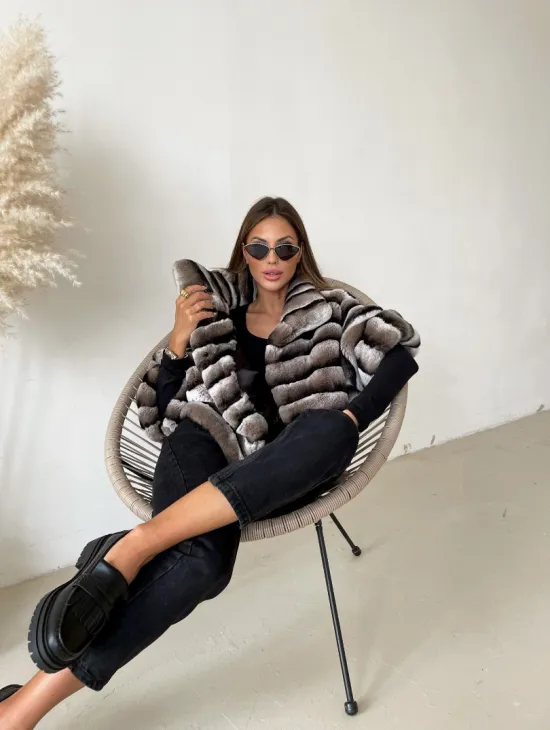 Болеро из шиншиллового орилага с воротником-стойка - фото 3