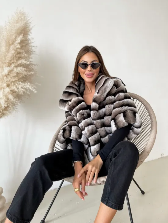 Болеро из шиншиллового орилага с воротником-стойка - фото 2