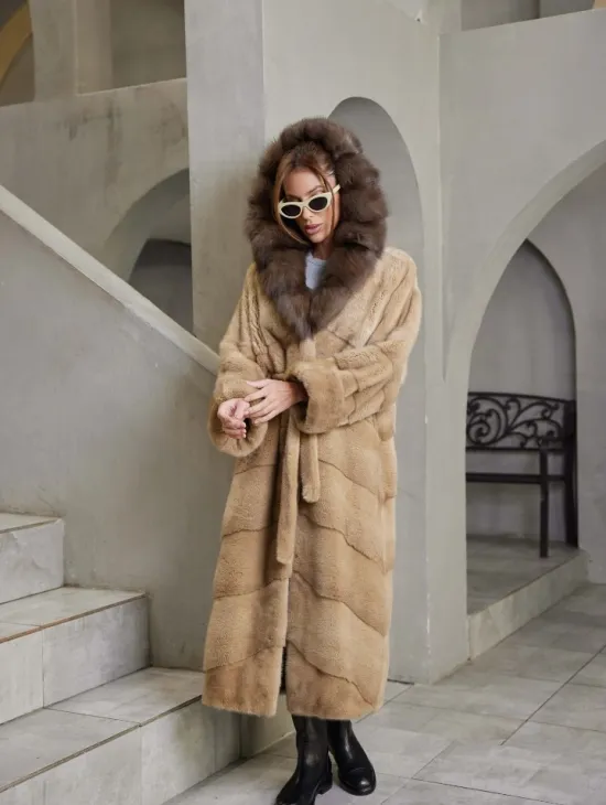 Длинная норковая шуба кимоно, карамель капюшон куница - фото 3