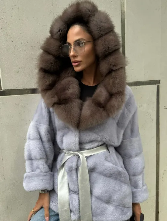 Шуба норковая с капюшоном из меха куницы - цвет голубой - фото 8