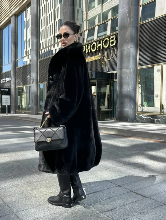 Шуба из аукционного меха норки SAGA FURS - фото 11