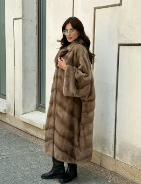 Норковая шуба с английским воротником  - цвет пастель  - стиль 